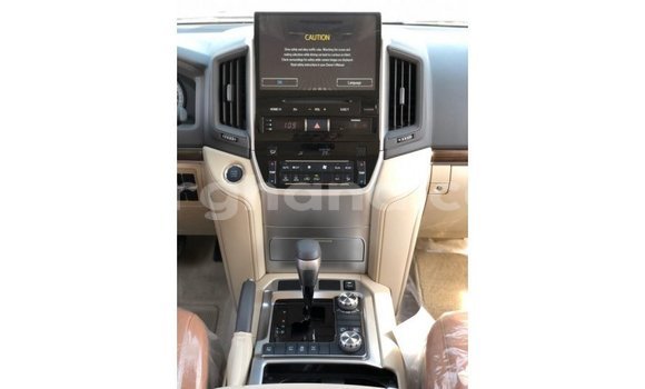 Ra Imported Toyota Land Cruiser funfun Ọkọ̀ in Import - Dubai ni Ashanti Ra Imported Toyota Land Cruiser funfun Ọkọ̀ in Import - Dubai ni Ashanti