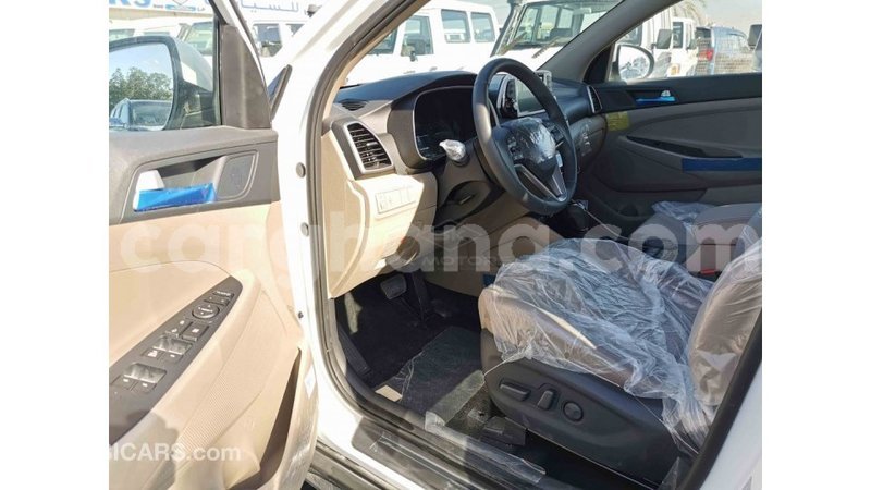 Big with watermark hyundai tucson ashanti import dubai 22722