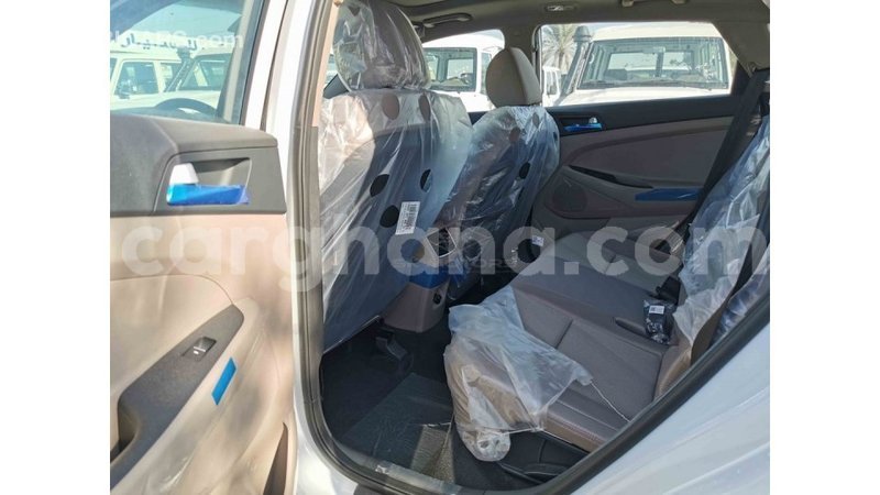 Big with watermark hyundai tucson ashanti import dubai 22722