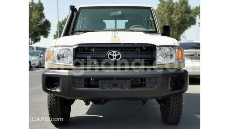 Big with watermark toyota land cruiser ashanti import dubai 22723