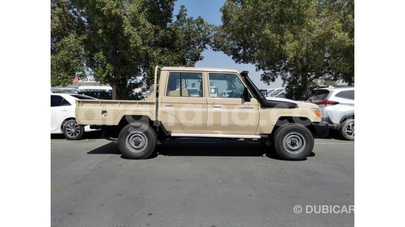 Big with watermark toyota land cruiser ashanti import dubai 22723