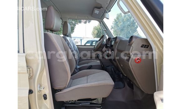 Sayi Imported Toyota Land Cruiser M Mota in Import - Dubai a Ashanti Sayi Imported Toyota Land Cruiser M Mota in Import - Dubai a Ashanti
