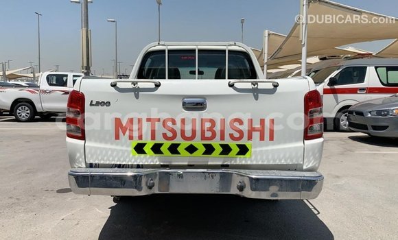 Sayi Imported Mitsubishi L200 White Mota in Import - Dubai a Ashanti Sayi Imported Mitsubishi L200 White Mota in Import - Dubai a Ashanti