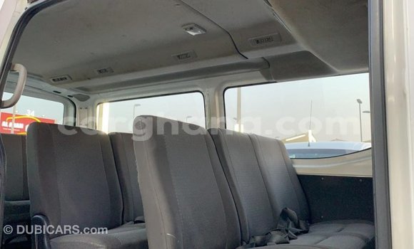Ra Imported Mitsubishi Fuso funfun Ọkọ̀ akẹ́rù ńlá in Import - Dubai ni Ashanti Ra Imported Mitsubishi Fuso funfun Ọkọ̀ akẹ́rù ńlá in Import - Dubai ni Ashanti