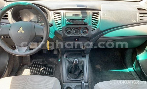 Sayi Imported Mitsubishi L200 White Mota in Import - Dubai a Ashanti Sayi Imported Mitsubishi L200 White Mota in Import - Dubai a Ashanti
