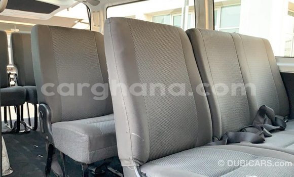Ra Imported Mitsubishi Fuso funfun Ọkọ̀ akẹ́rù ńlá in Import - Dubai ni Ashanti Ra Imported Mitsubishi Fuso funfun Ọkọ̀ akẹ́rù ńlá in Import - Dubai ni Ashanti