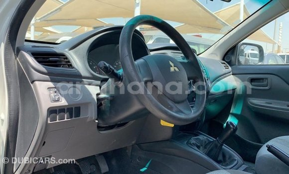 Sayi Imported Mitsubishi L200 White Mota in Import - Dubai a Ashanti Sayi Imported Mitsubishi L200 White Mota in Import - Dubai a Ashanti