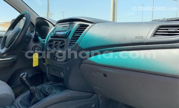 Sayi Imported Mitsubishi L200 White Mota in Import - Dubai a Ashanti Sayi Imported Mitsubishi L200 White Mota in Import - Dubai a Ashanti