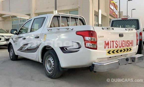 Sayi Imported Mitsubishi L200 White Mota in Import - Dubai a Ashanti Sayi Imported Mitsubishi L200 White Mota in Import - Dubai a Ashanti
