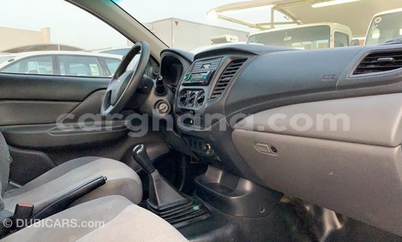 Sayi Imported Mitsubishi L200 White Mota in Import - Dubai a Ashanti Sayi Imported Mitsubishi L200 White Mota in Import - Dubai a Ashanti