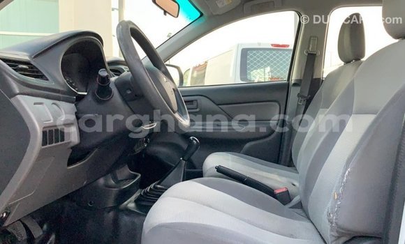 Sayi Imported Mitsubishi L200 White Mota in Import - Dubai a Ashanti Sayi Imported Mitsubishi L200 White Mota in Import - Dubai a Ashanti