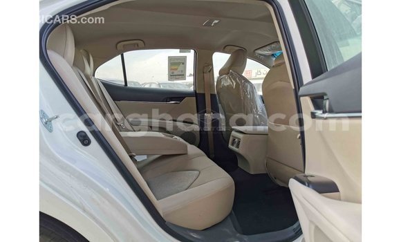 Sayi Imported Toyota Camry White Mota in Import - Dubai a Ashanti Sayi Imported Toyota Camry White Mota in Import - Dubai a Ashanti