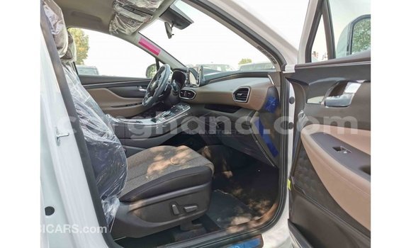 Sayi Imported Hyundai Santa Fe White Mota in Import - Dubai a Ashanti Sayi Imported Hyundai Santa Fe White Mota in Import - Dubai a Ashanti