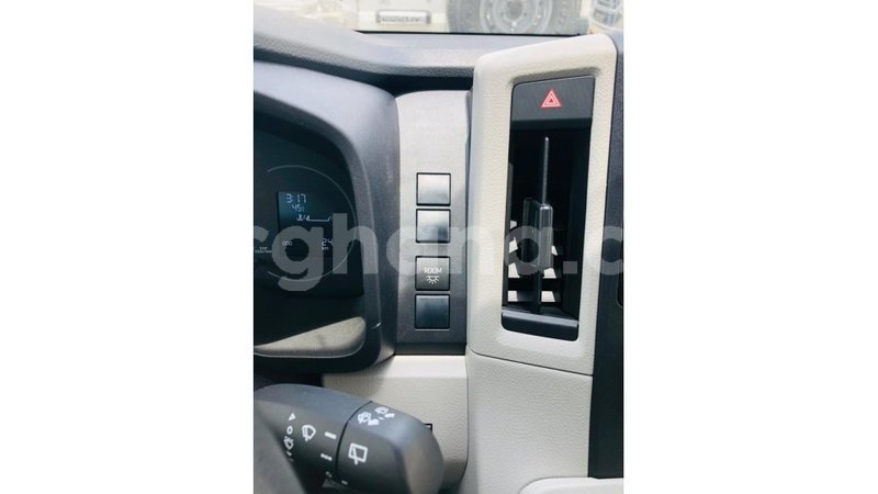 Big with watermark toyota hiace ashanti import dubai 22805