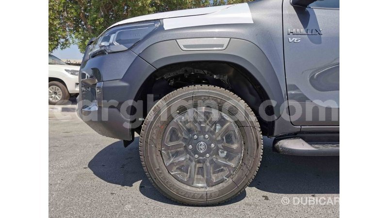 Big with watermark toyota hilux ashanti import dubai 22806