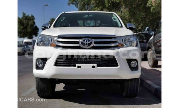 Ra Imported Toyota Hilux funfun Ọkọ̀ in Import - Dubai ni Ashanti Ra Imported Toyota Hilux funfun Ọkọ̀ in Import - Dubai ni Ashanti