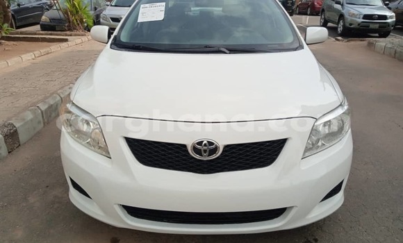 Ra Àlòkù Toyota Corolla funfun Ọkọ̀ in Sekondi ni Oorun Ra Àlòkù Toyota Corolla funfun Ọkọ̀ in Sekondi ni Oorun