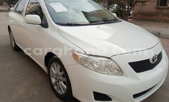 Ra Àlòkù Toyota Corolla funfun Ọkọ̀ in Sekondi ni Oorun Ra Àlòkù Toyota Corolla funfun Ọkọ̀ in Sekondi ni Oorun