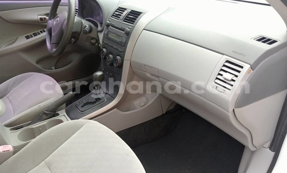 Ra Àlòkù Toyota Corolla funfun Ọkọ̀ in Sekondi ni Oorun Ra Àlòkù Toyota Corolla funfun Ọkọ̀ in Sekondi ni Oorun