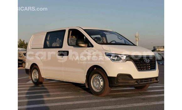 Ra Imported Hyundai Cargo funfun Ọkọ̀ in Import - Dubai ni Ashanti Ra Imported Hyundai Cargo funfun Ọkọ̀ in Import - Dubai ni Ashanti