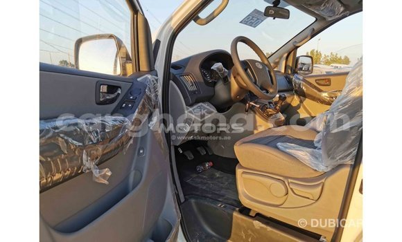 Ra Imported Hyundai Cargo funfun Ọkọ̀ in Import - Dubai ni Ashanti Ra Imported Hyundai Cargo funfun Ọkọ̀ in Import - Dubai ni Ashanti