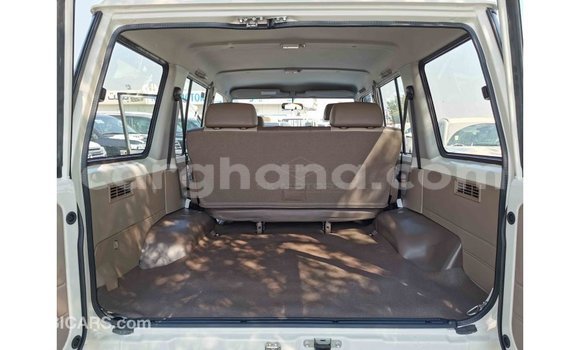 Ra Imported Toyota Land Cruiser funfun Ọkọ̀ in Import - Dubai ni Ashanti Ra Imported Toyota Land Cruiser funfun Ọkọ̀ in Import - Dubai ni Ashanti