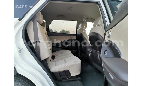 Ra Imported Hyundai Santa Fe funfun Ọkọ̀ in Import - Dubai ni Ashanti Ra Imported Hyundai Santa Fe funfun Ọkọ̀ in Import - Dubai ni Ashanti