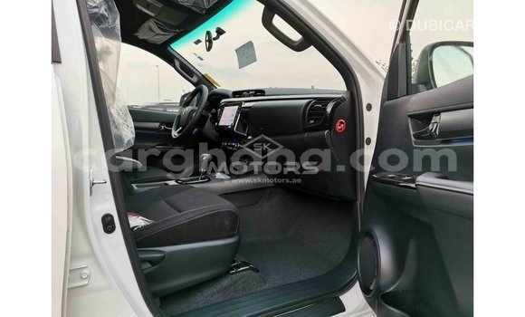 Buy Import Toyota Hilux White Car in Import - Dubai in Ashanti Buy Import Toyota Hilux White Car in Import - Dubai in Ashanti