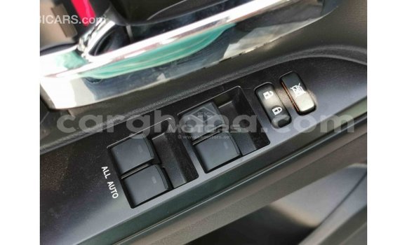 Sayi Imported Toyota Land Cruiser White Mota in Import - Dubai a Ashanti Sayi Imported Toyota Land Cruiser White Mota in Import - Dubai a Ashanti