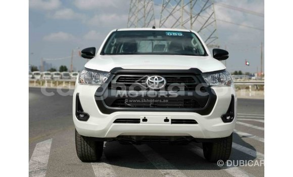 Sayi Imported Toyota Hilux White Mota in Import - Dubai a Ashanti Sayi Imported Toyota Hilux White Mota in Import - Dubai a Ashanti