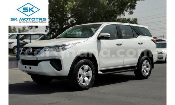 Buy Import Toyota Fortuner White Car in Import - Dubai in Ashanti Buy Import Toyota Fortuner White Car in Import - Dubai in Ashanti