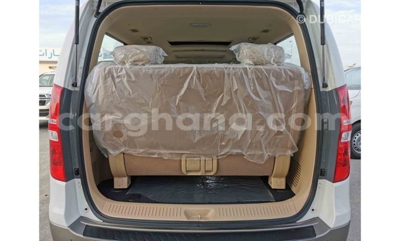 Ra Imported Hyundai Accent funfun Ọkọ̀ in Import - Dubai ni Ashanti Ra Imported Hyundai Accent funfun Ọkọ̀ in Import - Dubai ni Ashanti