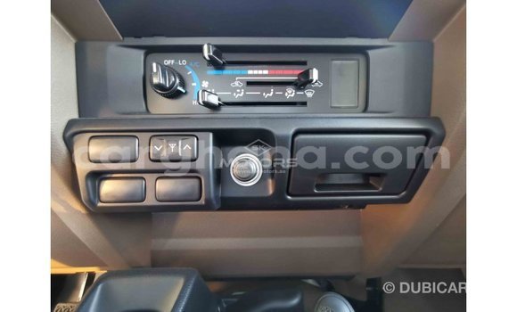 Sayi Imported Toyota Land Cruiser White Mota in Import - Dubai a Ashanti Sayi Imported Toyota Land Cruiser White Mota in Import - Dubai a Ashanti