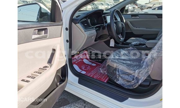 Ra Imported Hyundai Sonata funfun Ọkọ̀ in Import - Dubai ni Ashanti Ra Imported Hyundai Sonata funfun Ọkọ̀ in Import - Dubai ni Ashanti