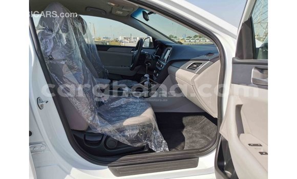 Ra Imported Hyundai Sonata funfun Ọkọ̀ in Import - Dubai ni Ashanti Ra Imported Hyundai Sonata funfun Ọkọ̀ in Import - Dubai ni Ashanti