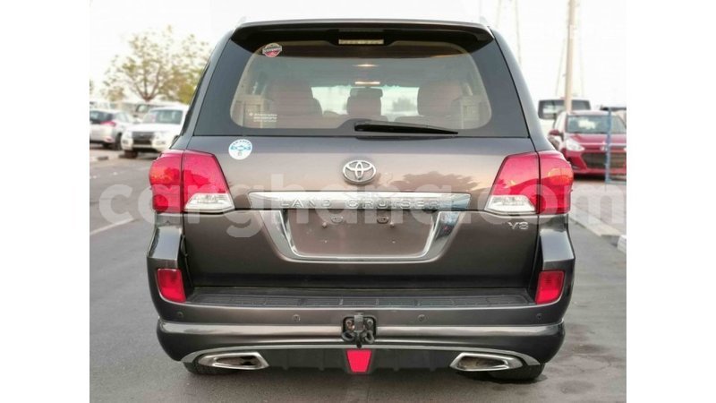 Big with watermark toyota land cruiser ashanti import dubai 22982