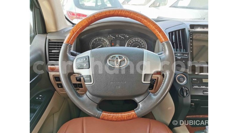 Big with watermark toyota land cruiser ashanti import dubai 22982