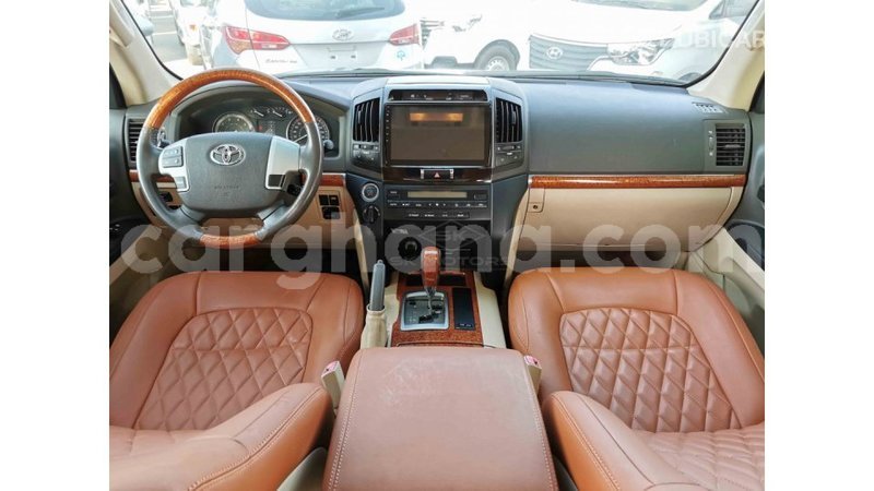 Big with watermark toyota land cruiser ashanti import dubai 22982