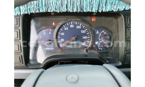 Sayi Imported Mitsubishi Fuso White Babbar mota in Import - Dubai a Ashanti Sayi Imported Mitsubishi Fuso White Babbar mota in Import - Dubai a Ashanti