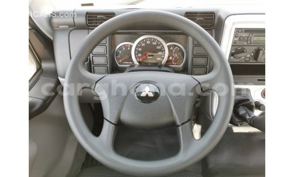 Sayi Imported Mitsubishi Fuso White Babbar mota in Import - Dubai a Ashanti Sayi Imported Mitsubishi Fuso White Babbar mota in Import - Dubai a Ashanti