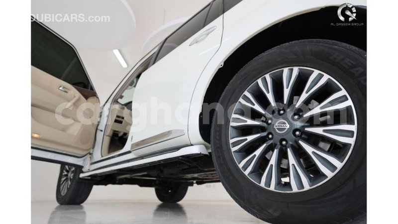 Big with watermark nissan patrol ashanti import dubai 23054