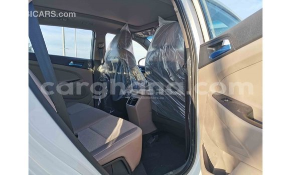 Sayi Imported Hyundai Tucson White Mota in Import - Dubai a Ashanti Sayi Imported Hyundai Tucson White Mota in Import - Dubai a Ashanti