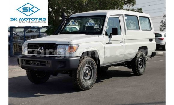 Ra Imported Toyota Land Cruiser funfun Ọkọ̀ in Import - Dubai ni Ashanti Ra Imported Toyota Land Cruiser funfun Ọkọ̀ in Import - Dubai ni Ashanti