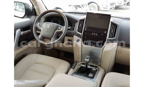 Sayi Imported Toyota Land Cruiser White Mota in Import - Dubai a Ashanti Sayi Imported Toyota Land Cruiser White Mota in Import - Dubai a Ashanti