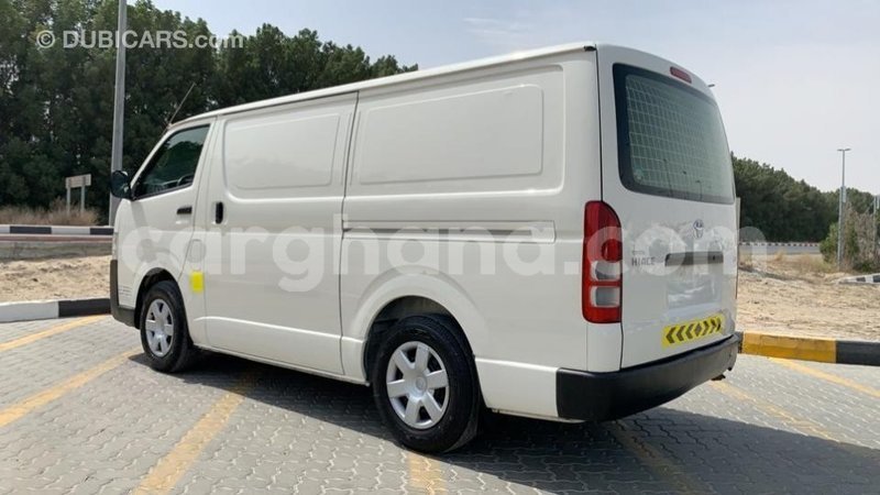 Big with watermark toyota hiace ashanti import dubai 23113