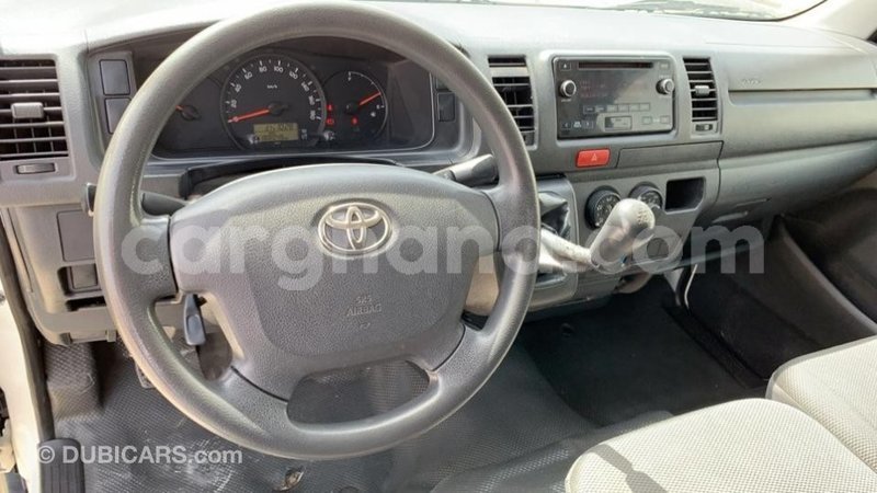 Big with watermark toyota hiace ashanti import dubai 23113