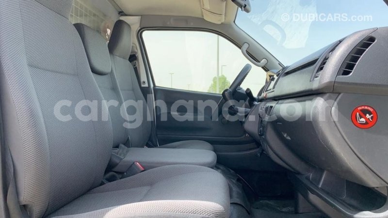 Big with watermark toyota hiace ashanti import dubai 23113