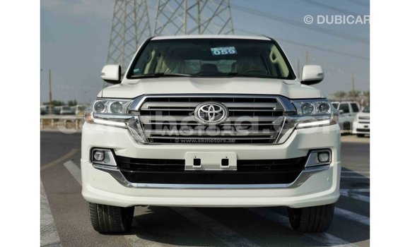 Ra Imported Toyota Land Cruiser funfun Ọkọ̀ in Import - Dubai ni Ashanti Ra Imported Toyota Land Cruiser funfun Ọkọ̀ in Import - Dubai ni Ashanti