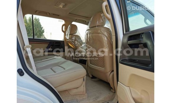 Ra Imported Toyota Land Cruiser funfun Ọkọ̀ in Import - Dubai ni Ashanti Ra Imported Toyota Land Cruiser funfun Ọkọ̀ in Import - Dubai ni Ashanti