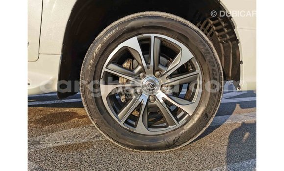 Ra Imported Toyota Land Cruiser funfun Ọkọ̀ in Import - Dubai ni Ashanti Ra Imported Toyota Land Cruiser funfun Ọkọ̀ in Import - Dubai ni Ashanti